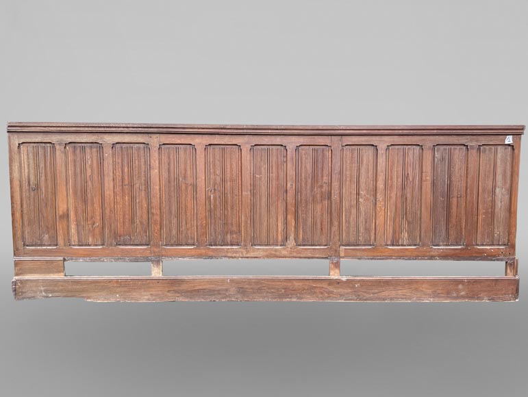 Ensemble de boiseries et sous bassement en chêne à décor plis de serviette-0