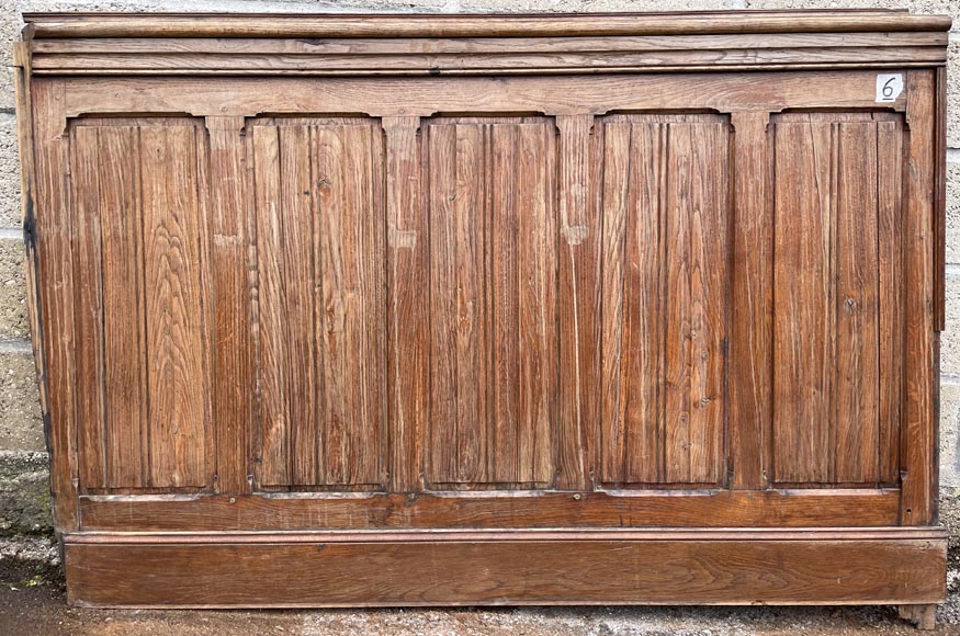 Ensemble de boiseries et sous bassement en chêne à décor plis de serviette-5