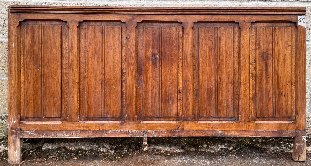 Ensemble de boiseries et sous bassement en chêne à décor plis de serviette-8