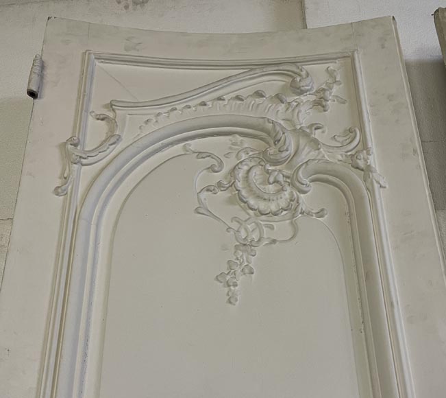 Exceptionnelle paire de double portes galbées de style Louis XV, décorées sur les deux faces-6