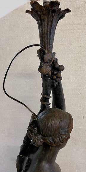 Lampadaire en fonte de fer représentant une femme, fin du XIXe siècle-12