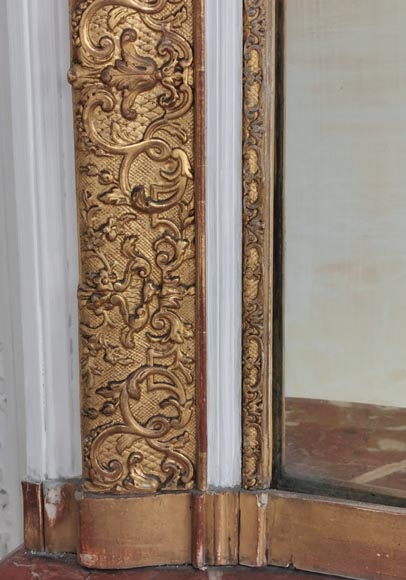 Trumeau de style Régence en stuc et bois doré-6