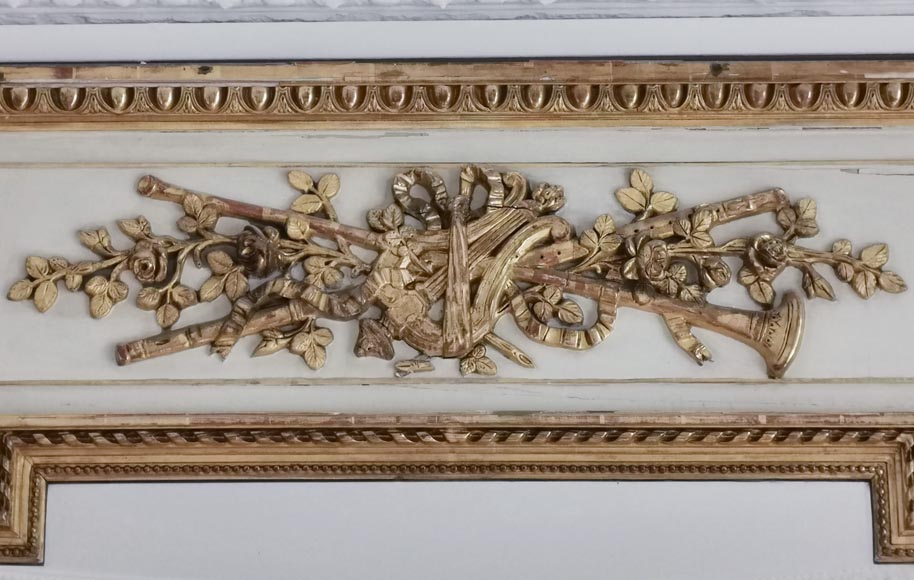 Trumeau de style Louis XVI décoré d'instruments de musique-1