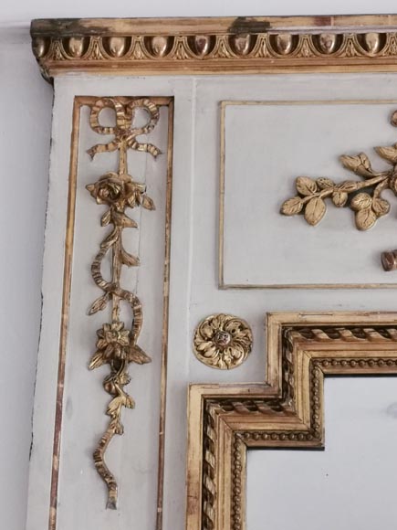 Trumeau de style Louis XVI décoré d'instruments de musique-2