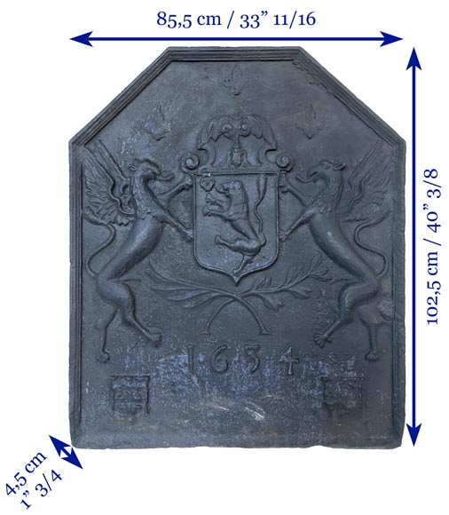 Plaque de cheminée en fonte de fer aux armoiries datée 1634, -6