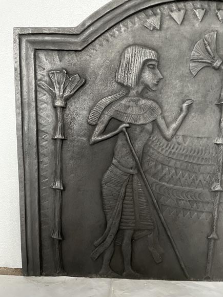 Plaque de cheminée moderne au décor représentant une scène en Egypte antique-2
