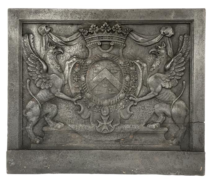 Plaque de cheminée aux armes de Louis d'Aumont de Rochebaron, XVIIIe siècle-0
