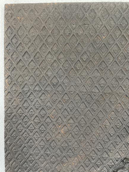 Plaque de cheminée en fonte de fer au décor de putti-3