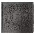 Plaque de cheminée de style Louis XIV au mascarons du Roi Soleil