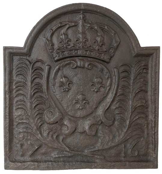 Plaque de cheminée aux armes de France couronnées-0