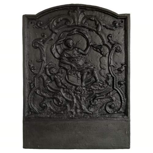 Plaque de cheminée de style Louis XV décorée d’une scène de triomphe d’une déesse