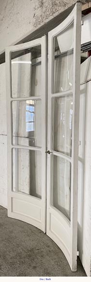 Double porte en bois peint galbée à carreaux-8