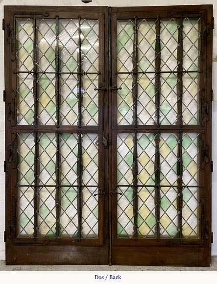 Double porte en chêne à décor de vitrail, XXe siècle-9