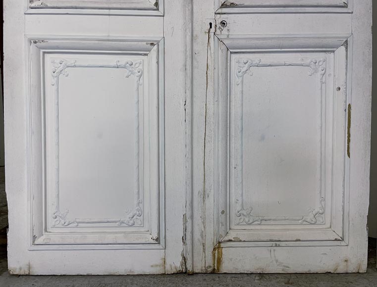 Lot d'une double porte et de deux portes anciennes de style Louis XV-11