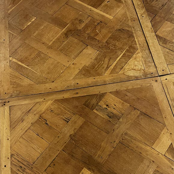 Environ 26 m² de parquet Versailles en chêne, XVIII siècle-0