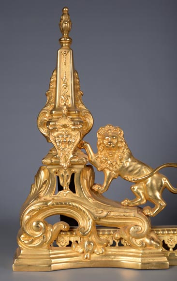 Belle barre de chenet Napoléon III ornée de lions-2