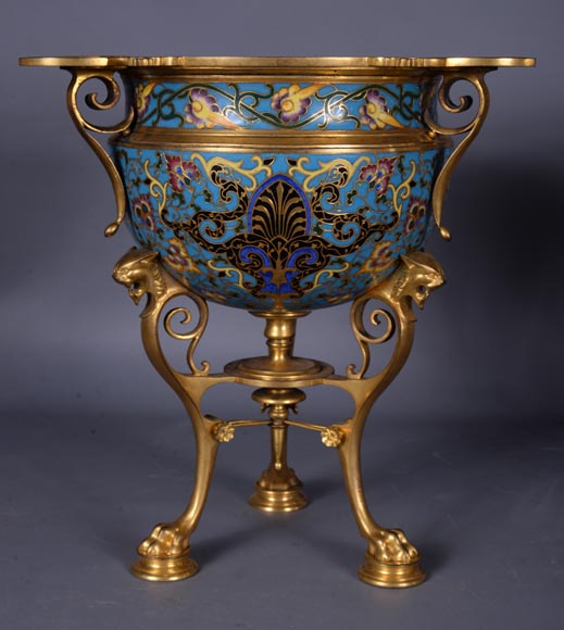 Louis - Constant SEVIN et Ferdinand BARBEDIENNE - Belle paire de vases d'ornement en bronze et émail cloisonné, vers 1862-4