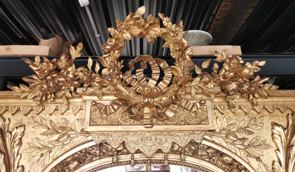 Important trumeau Napoléon III au très riche décor composé de putti-1