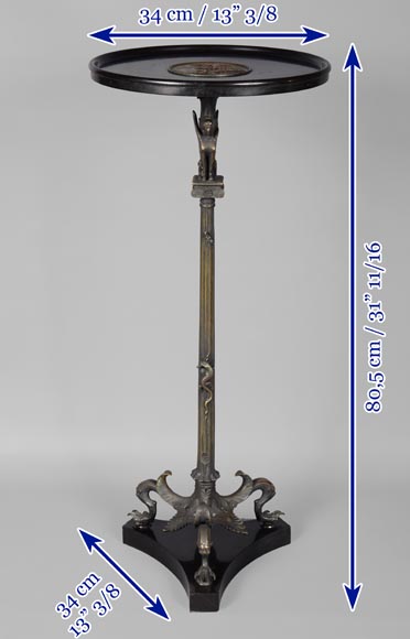 Petit guéridon de style Néo-classique en bronze patiné et marbre noir fin de Belgique au décor de sphinge et lézard-9