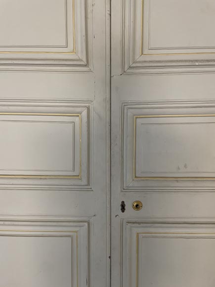 Lot de trois double portes en bois peint-3