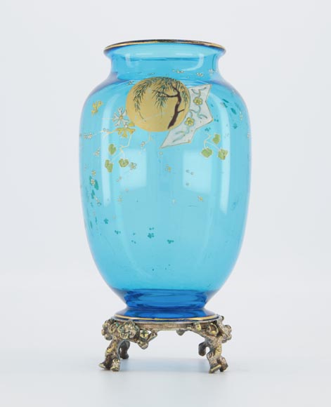 CRISTALLERIE DE BACCARAT et Eugène ROUSSEAU (modèle de), Paire de vases « Clair de Lune » en cristal bleu et monture en bronze doré, vers 1875-1890-1