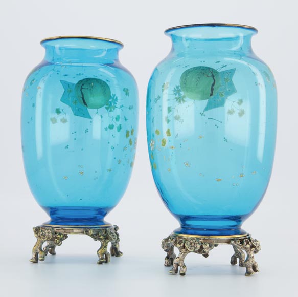 CRISTALLERIE DE BACCARAT et Eugène ROUSSEAU (modèle de), Paire de vases « Clair de Lune » en cristal bleu et monture en bronze doré, vers 1875-1890-8