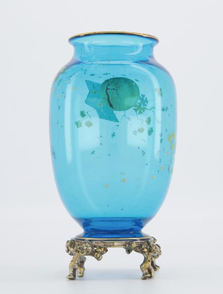 CRISTALLERIE DE BACCARAT et Eugène ROUSSEAU (modèle de), Paire de vases « Clair de Lune » en cristal bleu et monture en bronze doré, vers 1875-1890-9