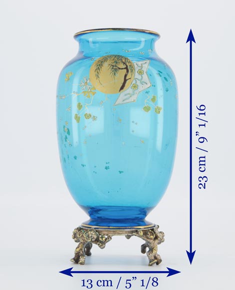 CRISTALLERIE DE BACCARAT et Eugène ROUSSEAU (modèle de), Paire de vases « Clair de Lune » en cristal bleu et monture en bronze doré, vers 1875-1890-11