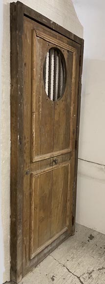 Petit porte ancienne simple en chêne avec ouverture ovale-1