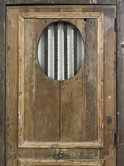 Petit porte ancienne simple en chêne avec ouverture ovale-2