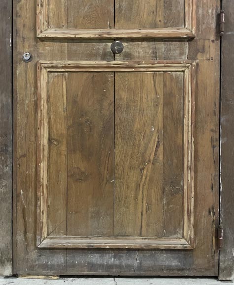 Petit porte ancienne simple en chêne avec ouverture ovale-3
