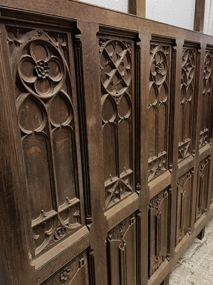 Elements de soubassement de boiserie en chêne de style Néo-gothique-4