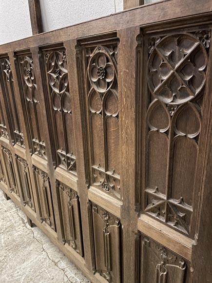 Elements de soubassement de boiserie en chêne de style Néo-gothique-5