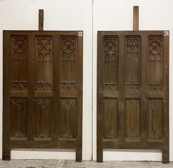 Elements de soubassement de boiserie en chêne de style Néo-gothique-10
