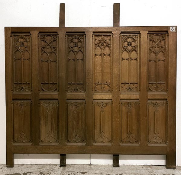 Elements de soubassement de boiserie en chêne de style Néo-gothique-12