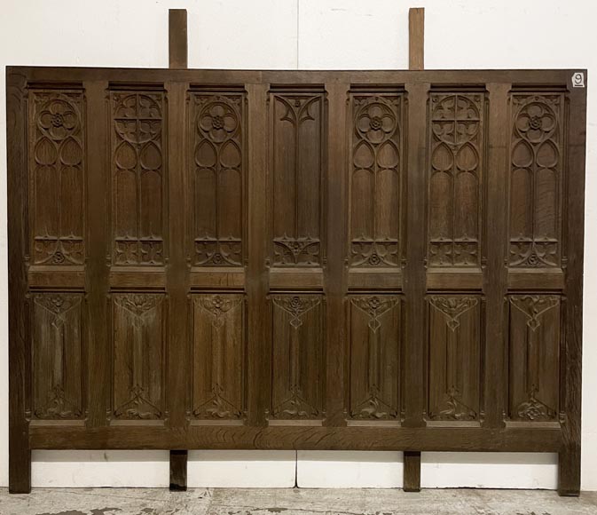 Elements de soubassement de boiserie en chêne de style Néo-gothique-13