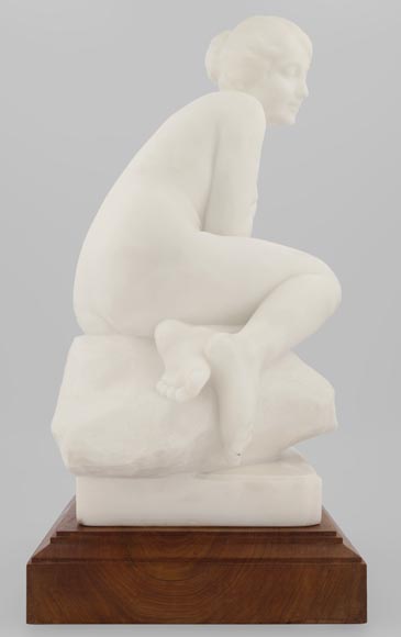 « Vénus surprise au bain », sculpture en marbre de Carrare, fin du XIXe siècle-9