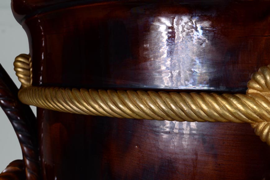 Vase monumental de style Napoléon III en céramique, en bronze et bois noirci-7