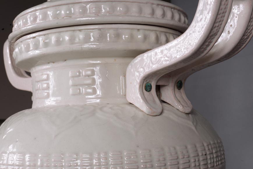 Gallé pour l'Escalier de Cristal, Paire de pots couverts ornés d'un chien de Fô sur le couvercle reprenant la forme traditionnelle d'un  brûle-parfum chinois, vers 1870-14