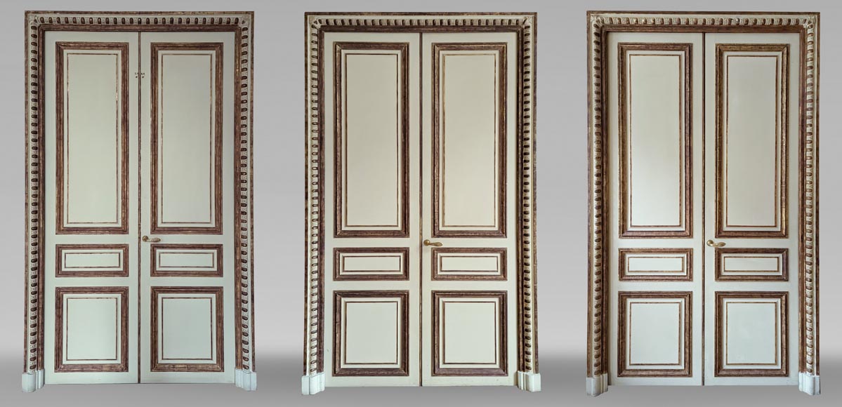 Lot de trois doubles portes moulurées, XIXe siècle-0