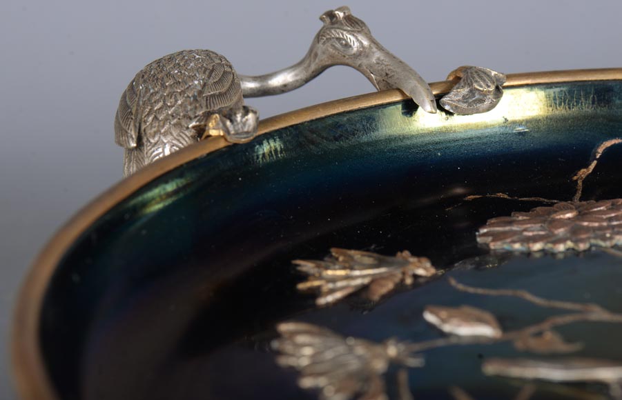 Maison GIROUX et Ferdinand DUVINAGE - Exceptionnelle et rare coupe aux échassiers en verre irisé et décor de galvanoplastie, vers 1870-1880-3