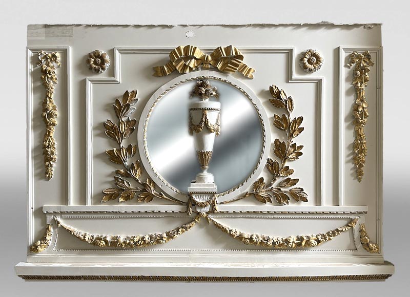 Boiseries en bois sculpté, redoré et peint en blanc-0