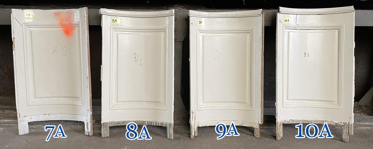 Boiseries en bois sculpté, redoré et peint en blanc-17