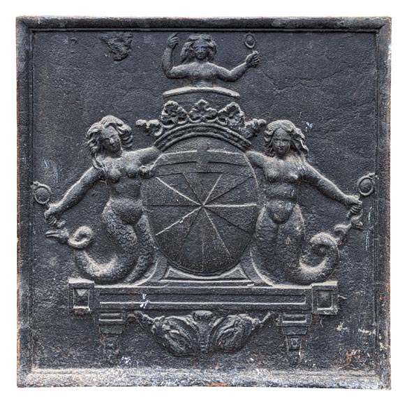 Plaque de cheminée aux armes d'un représentant de la maison de Rogres Champignelle, XVIIIe siècle-0