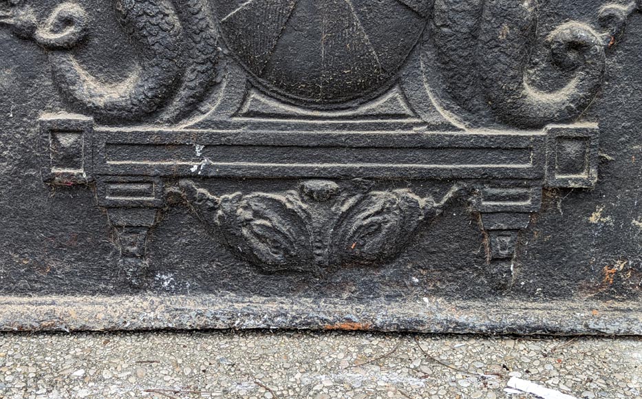 Plaque de cheminée aux armes d'un représentant de la maison de Rogres Champignelle, XVIIIe siècle-6