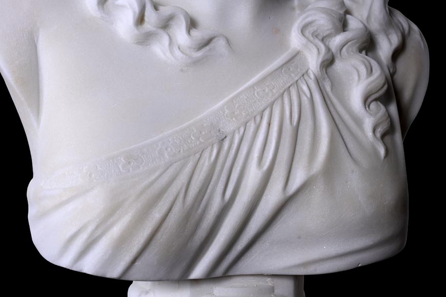 Joseph FRUGONI, Buste de femme ou Aphrodite Joseph FRUGONI, Buste de femme ou Aphrodite-8