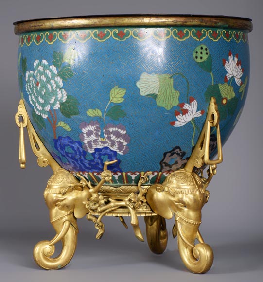 F. Barbedienne (Attr. à) - Cache-pot à décor d'émail cloisonné chinois monté en bronze doré-2
