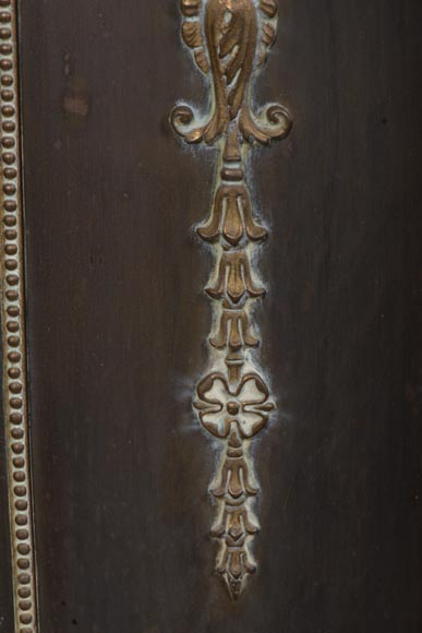 Intérieur de cheminée aux médaillons dans l'esprit de la porcelaine de Wedgwood-8