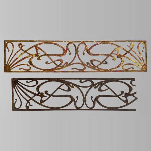 Paire de deux éléments en fer Art Nouveau