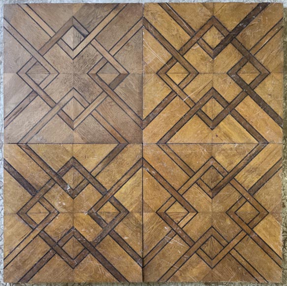 Environ 7m² de très beau parquet marqueté de motifs géométriques-0